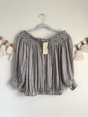 Evereve Sydney Stripe Off Shoulder Smock Top Nautical Coastal Feminine NWT XS
